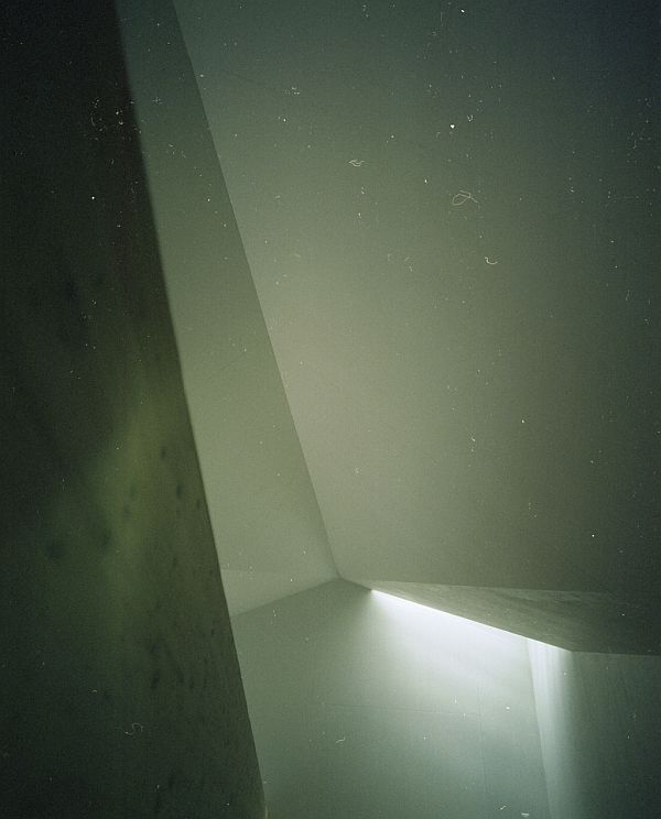 Beautiful-Film-Photography-by-Ramon-Spaeti-15