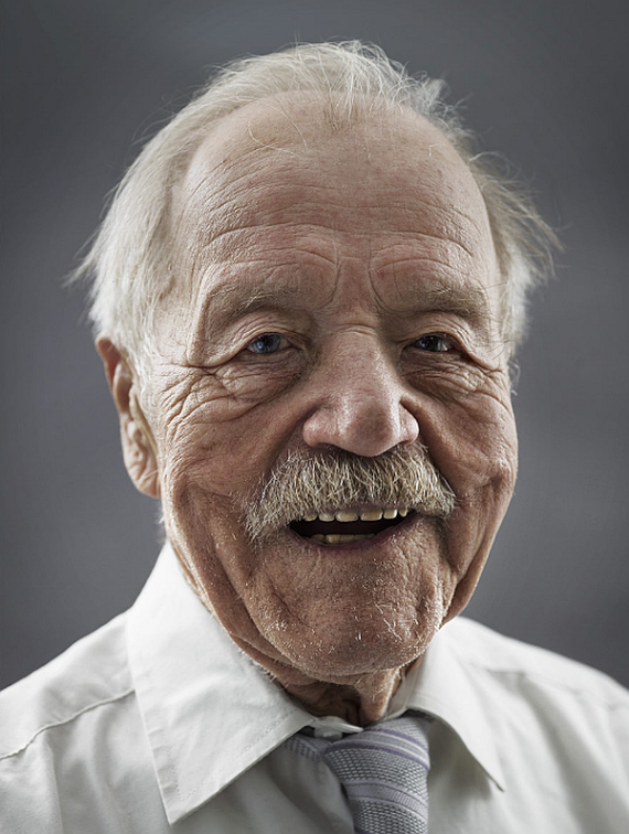 Happy-at-100-Emotive-Portraits-of-Centenarians-4