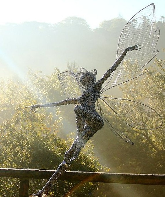 Wire-Sculptures-with-a-Twist-by-Robin-Wight-10
