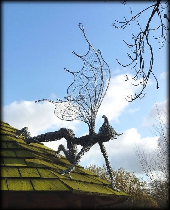 Wire-Sculptures-with-a-Twist-by-Robin-Wight-15