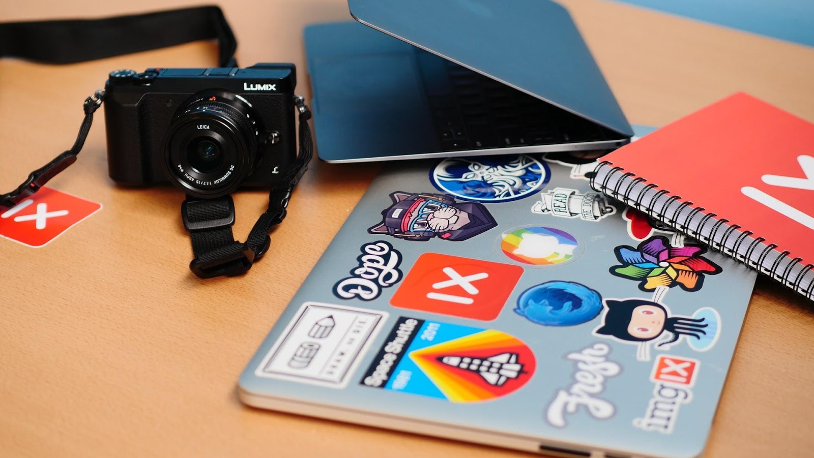 6 Tips for Startups to Pick Professional Logo Service