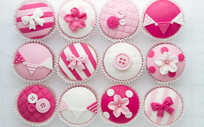 cupcake-14 pink and white decoration